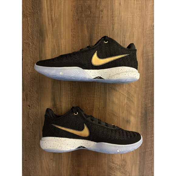 Nike Men Size 9 LeBron 20 Black Metallic Gold Basketball Shoes DJ5423-003 - Picture 2 of 9